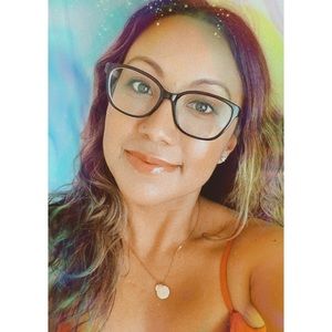 Meet your Posher, Leslie